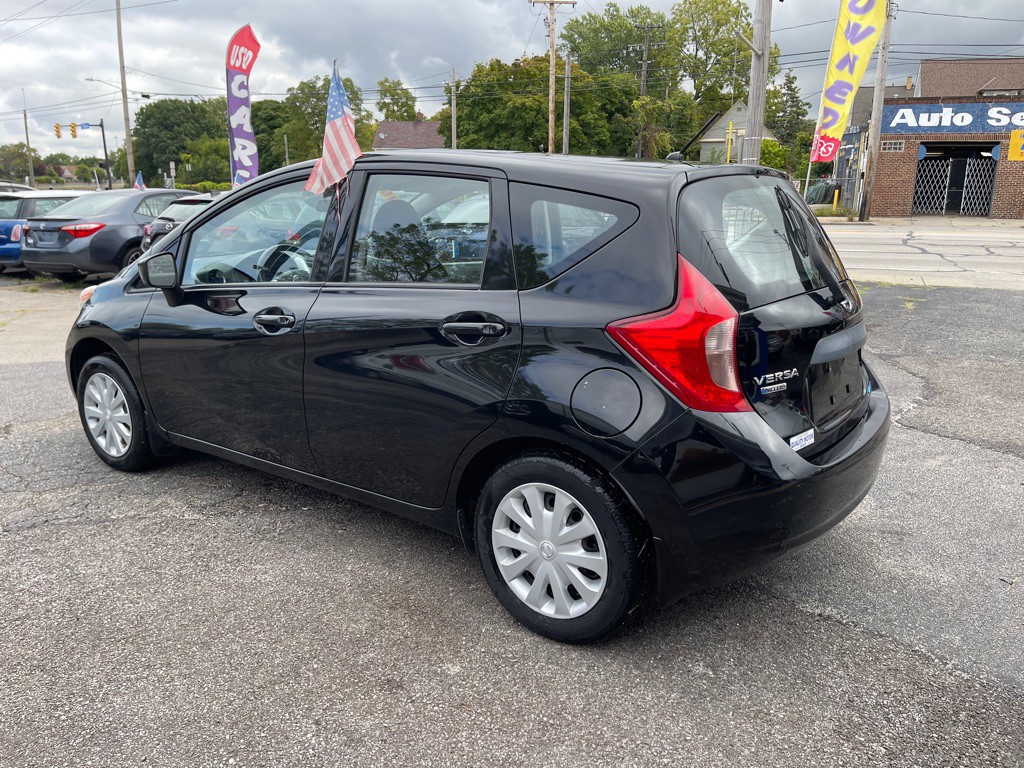 2015 Nissan Versa Image 4