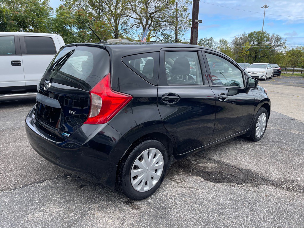 2015 Nissan Versa Image 6