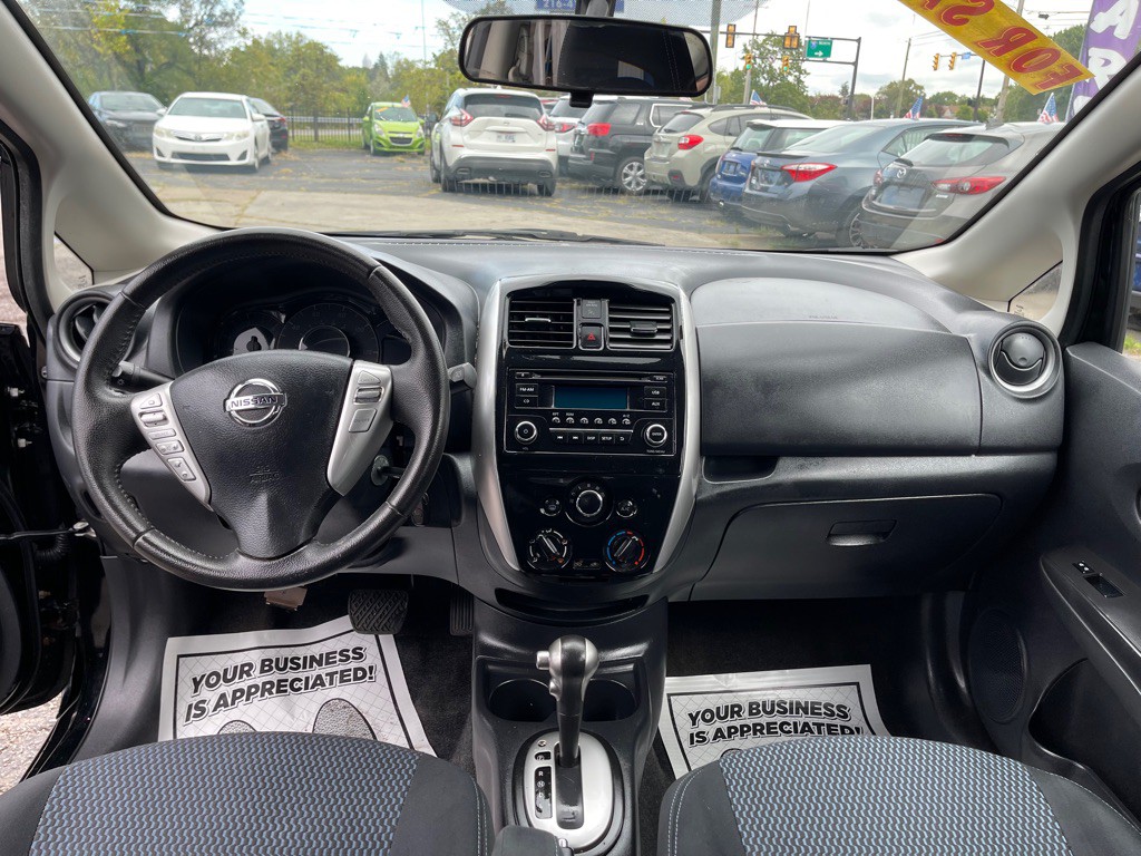 2015 Nissan Versa Image 13