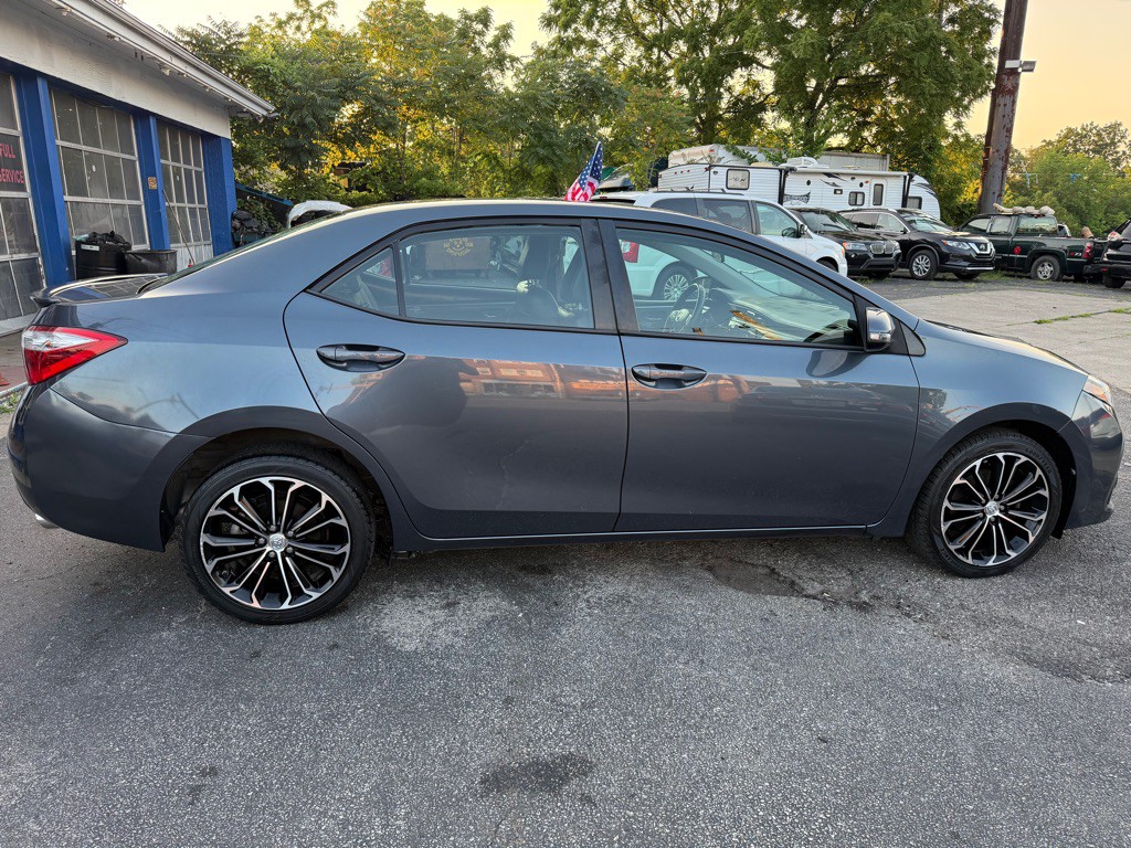 2016 Toyota Corolla Image 8