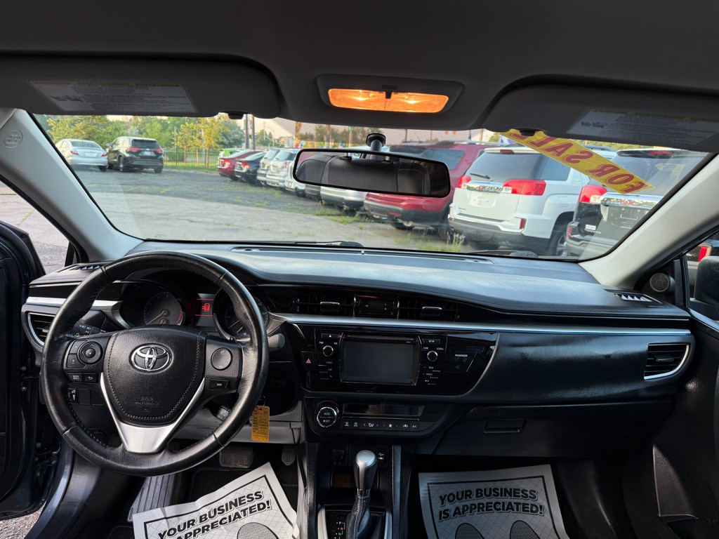 2016 Toyota Corolla Image 14