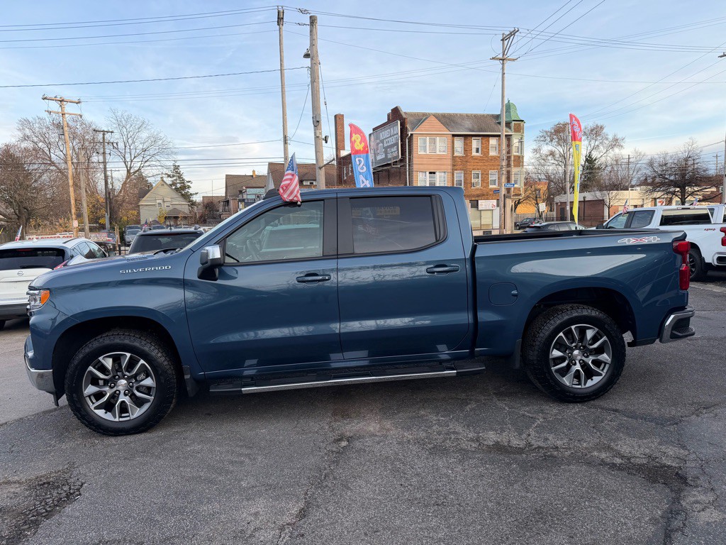 2024 Chevrolet Silverado 1500 Image 3