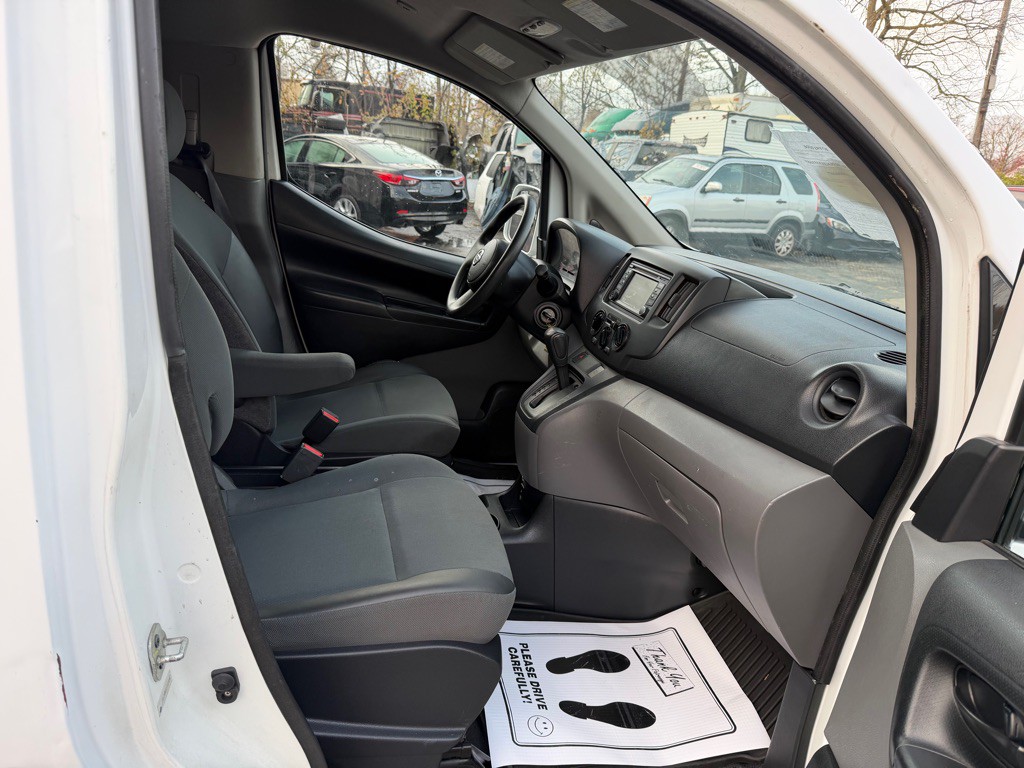 2015 Nissan NV200 Image 15
