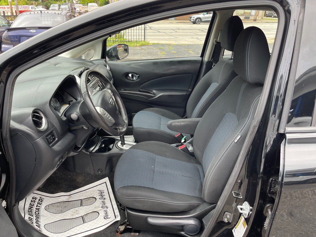 2015 Nissan Versa Image 10