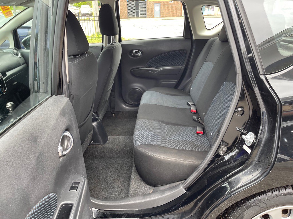 2015 Nissan Versa Image 11