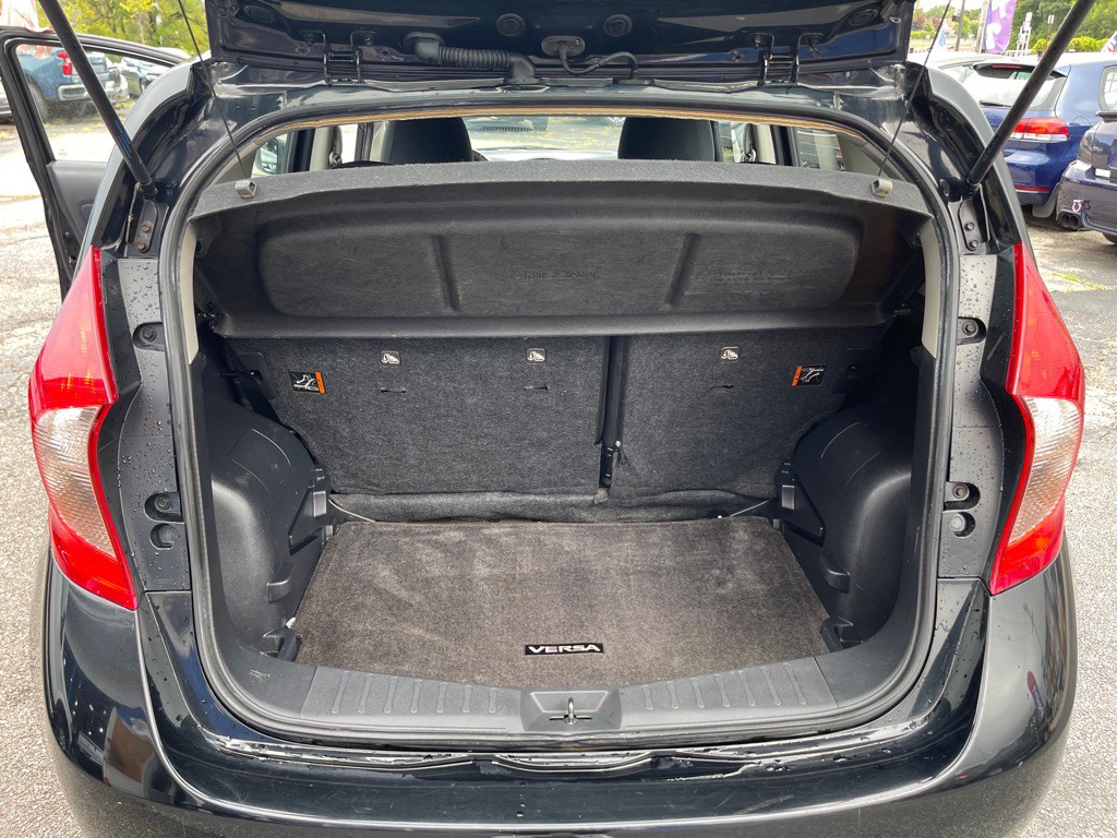 2015 Nissan Versa Image 12