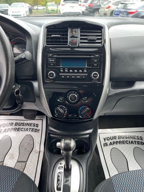 2015 Nissan Versa Image 14