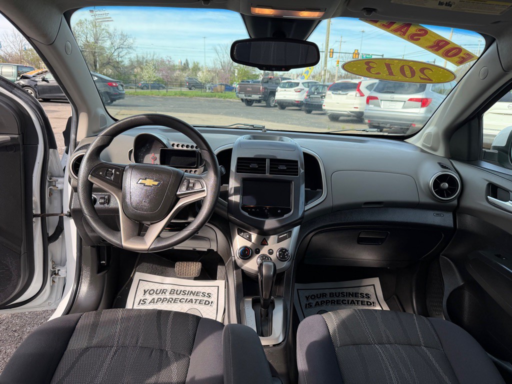 2013 Chevrolet Sonic Image 11