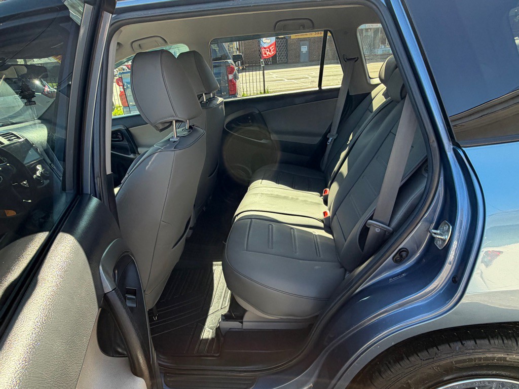 2011 Toyota Rav4 Image 11