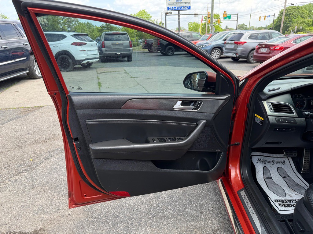 2015 Hyundai Sonata Image 9