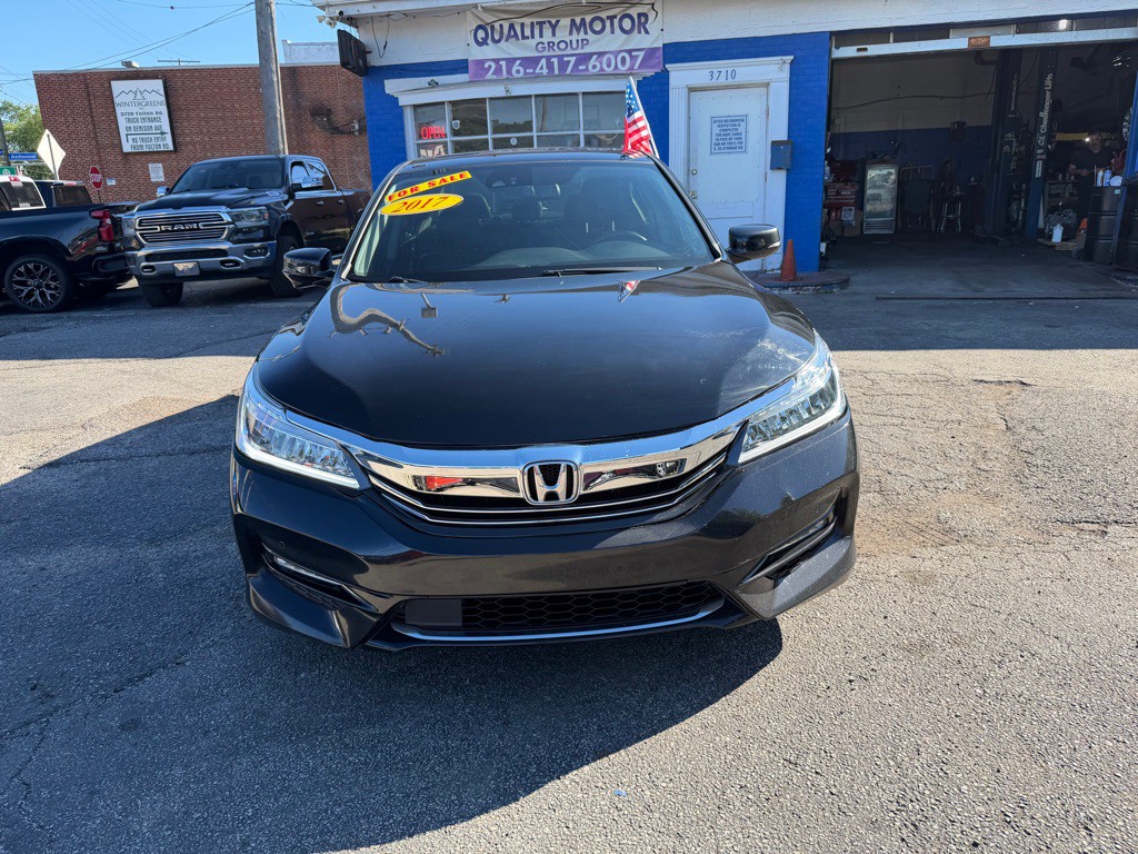 2017 Honda Accord Image 1