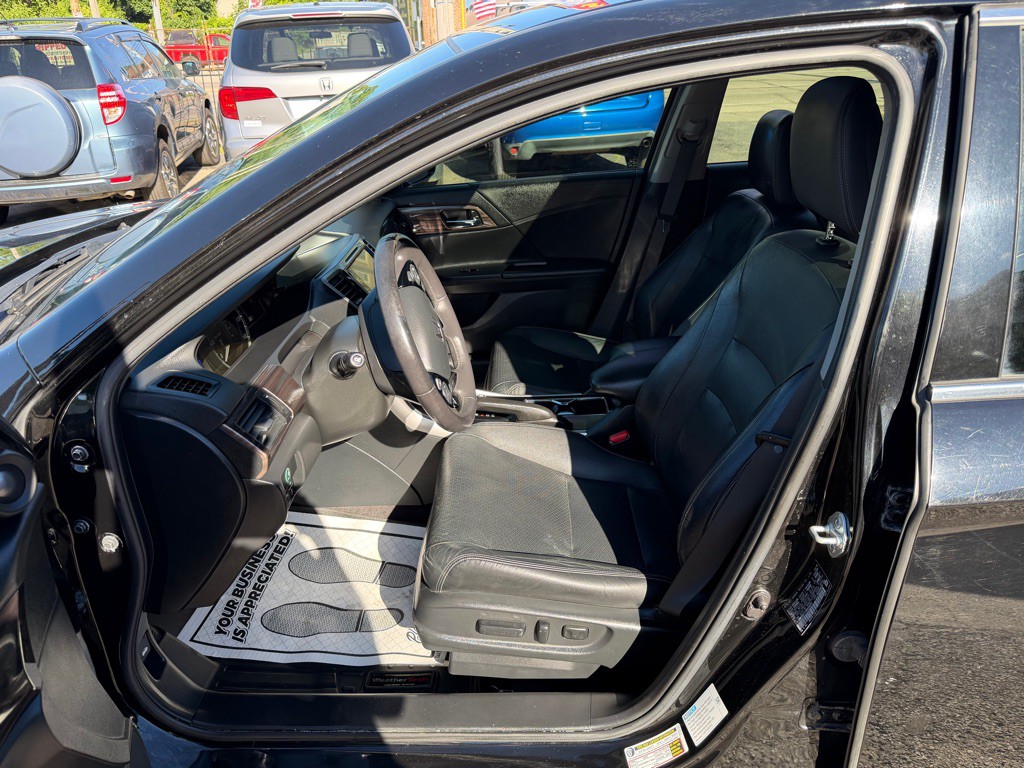 2017 Honda Accord Image 10
