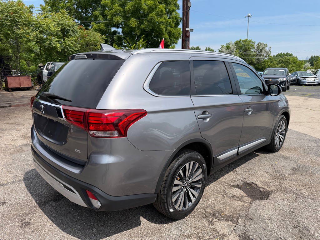 2020 Mitsubishi Outlander Image 6