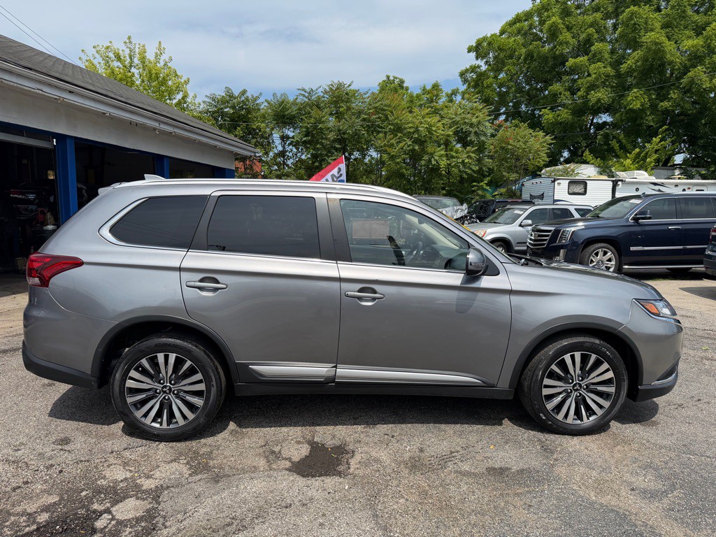 2020 Mitsubishi Outlander Image 7