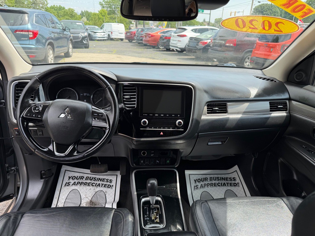 2020 Mitsubishi Outlander Image 14