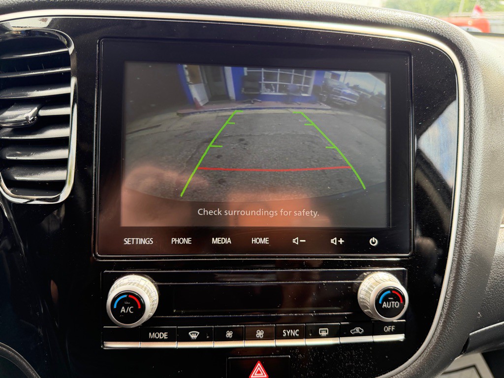 2020 Mitsubishi Outlander Image 15