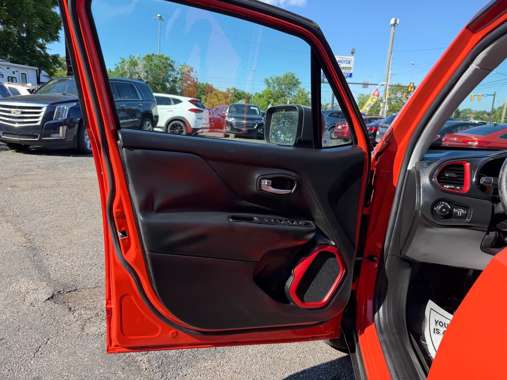 2015 Jeep Renegade Image 9