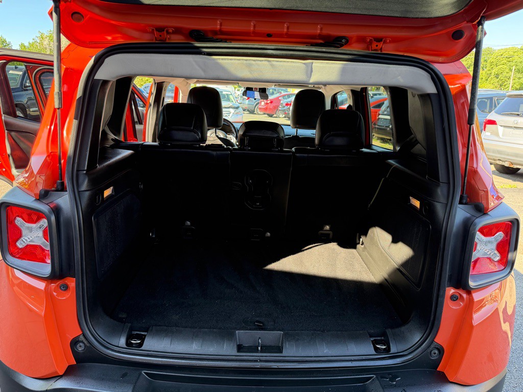 2015 Jeep Renegade Image 12