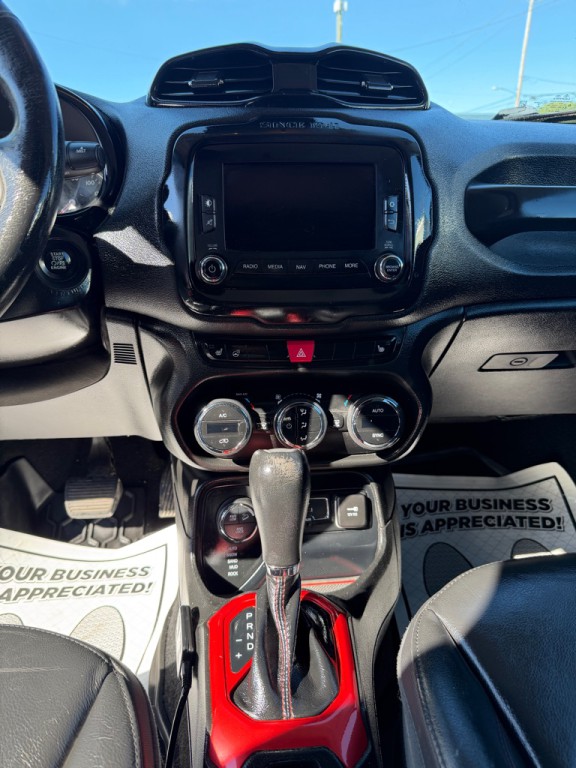 2015 Jeep Renegade Image 14