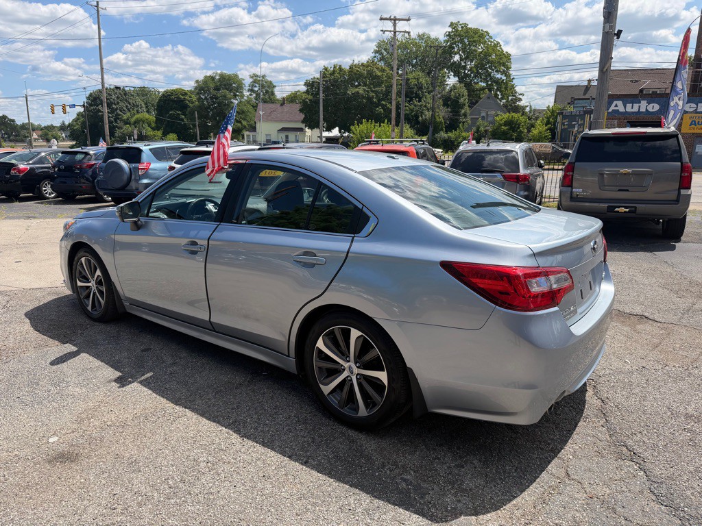 2015 Subaru Legacy Image 4