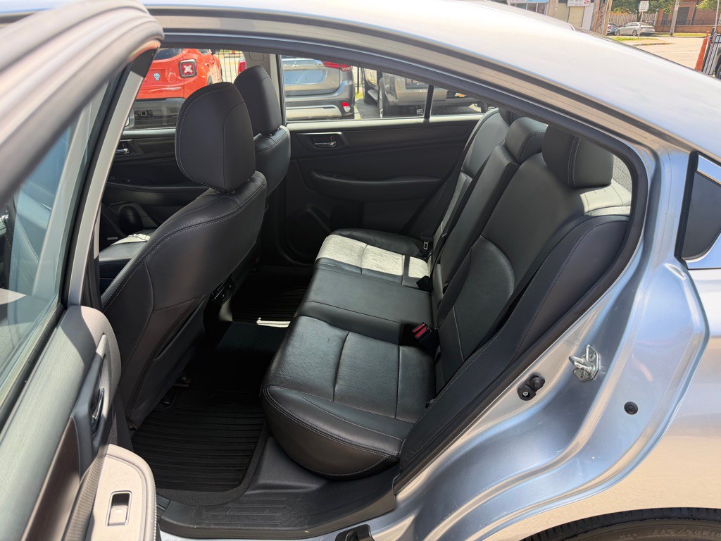 2015 Subaru Legacy Image 11