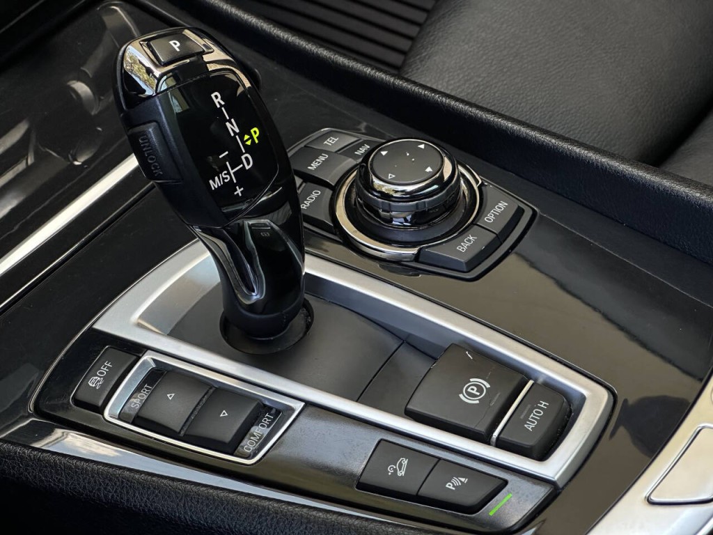 2013 BMW 5 Series Image 12