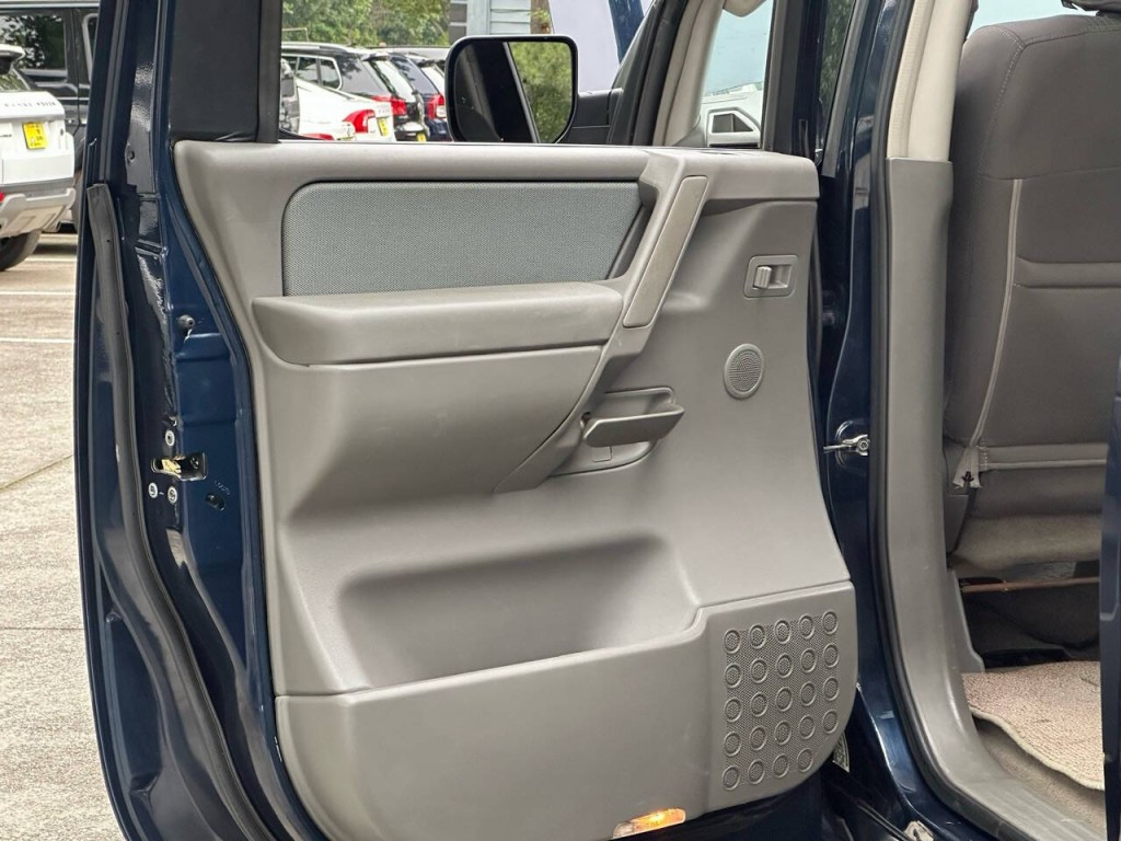 2006 Nissan Titan Image 17