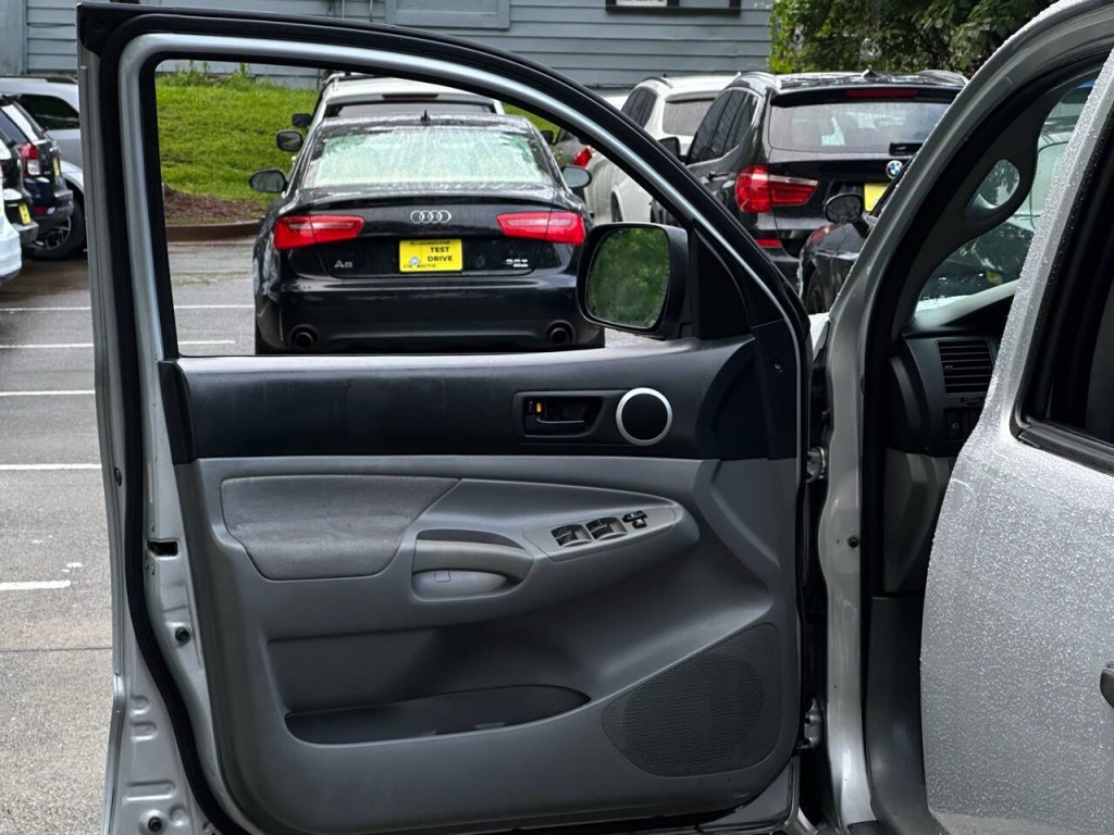 2006 Nissan Titan Image 28