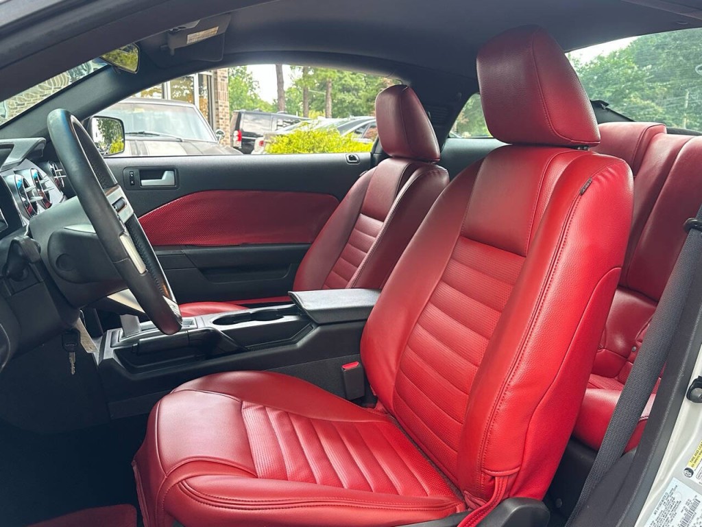 2005 Ford Mustang Image 3
