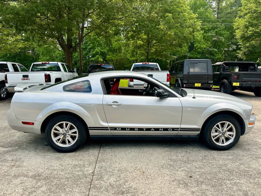 2005 Ford Mustang Image 23