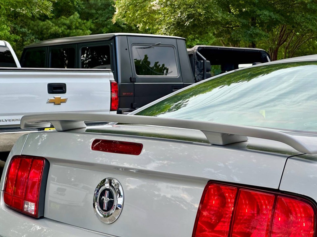 2005 Ford Mustang Image 25