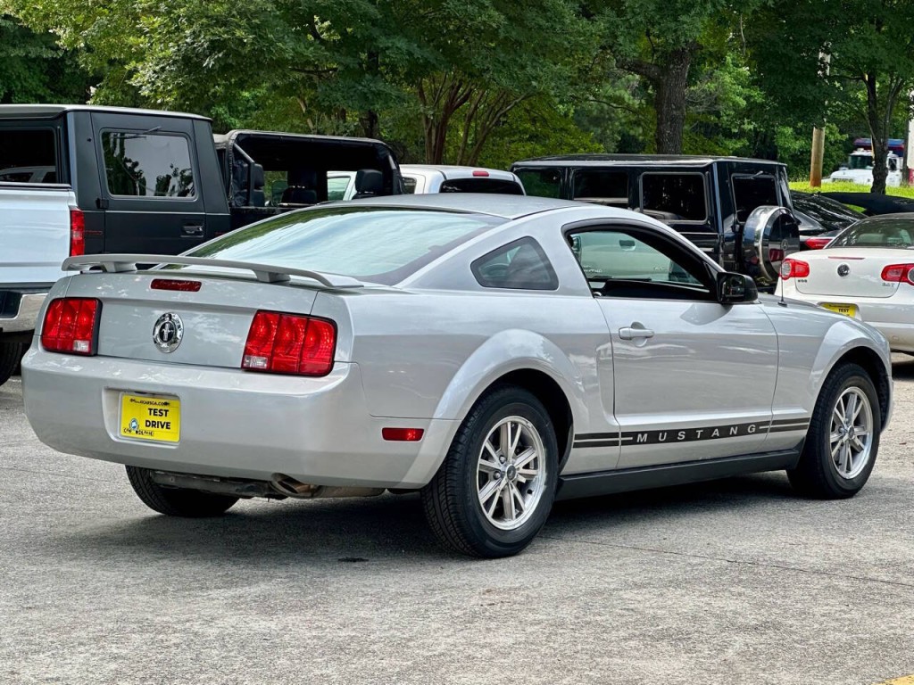 2005 Ford Mustang Image 28