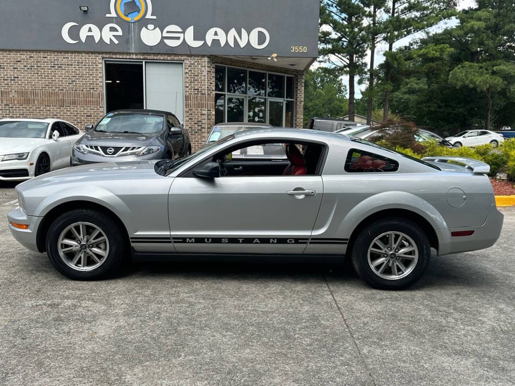 2005 Ford Mustang Image 32