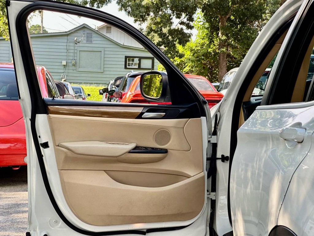 2011 BMW X3 Image 11