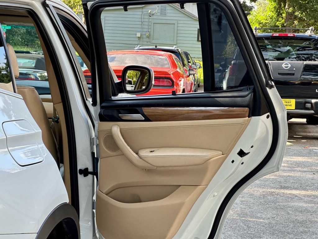 2011 BMW X3 Image 17