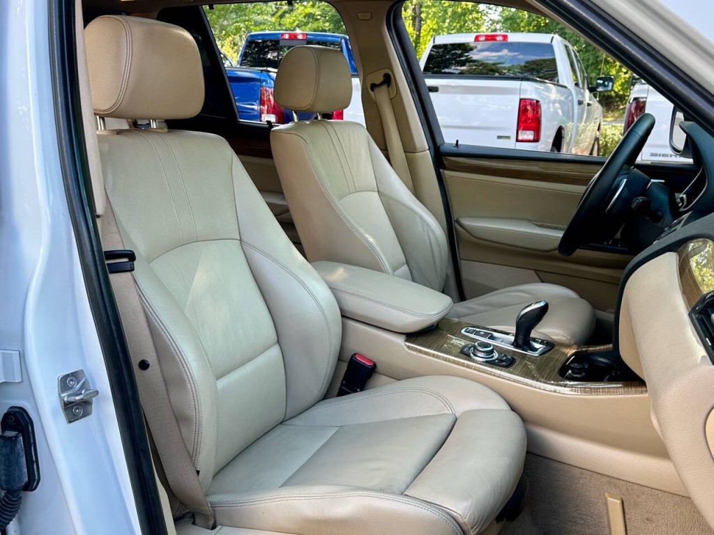 2011 BMW X3 Image 27