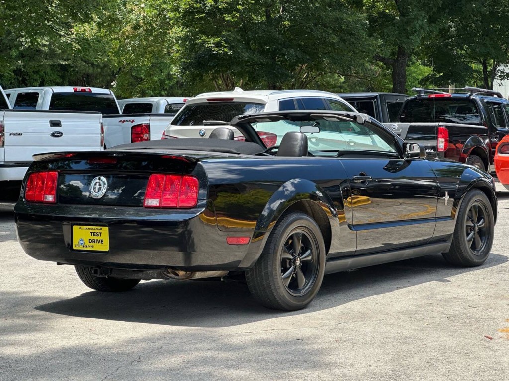 2007 Ford Mustang Image 23