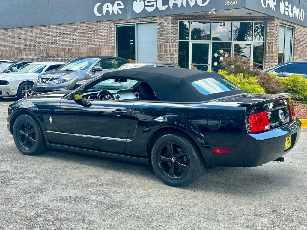 2007 Ford Mustang Image 30