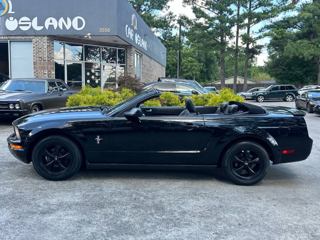 2007 Ford Mustang Image 38