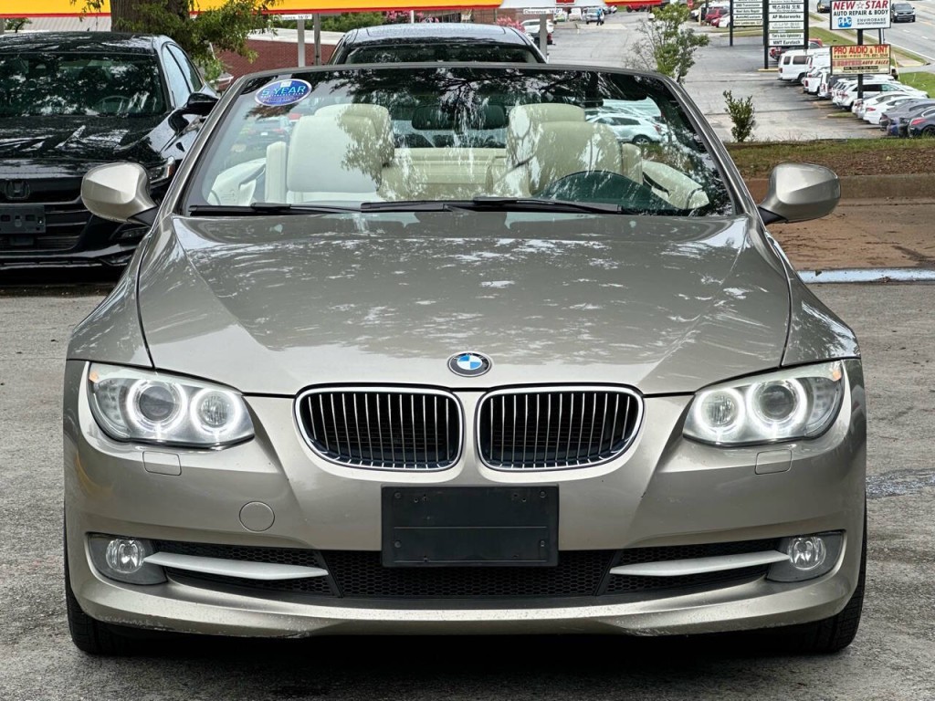 2011 BMW 3 Series Image 6