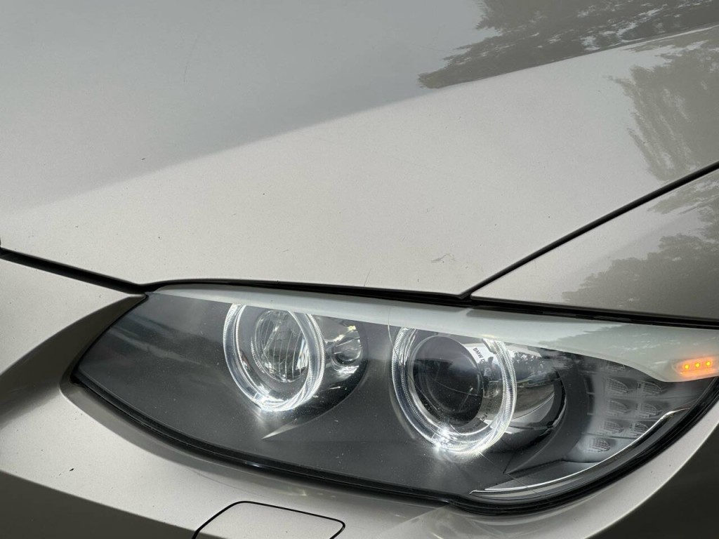 2011 BMW 3 Series Image 21