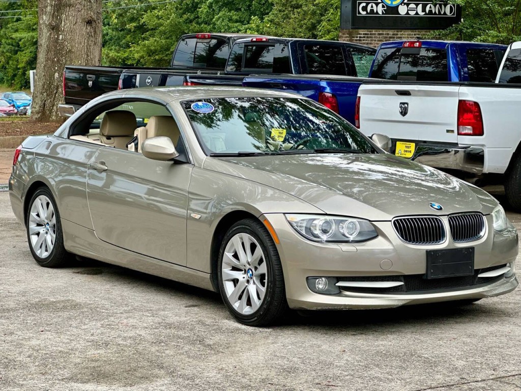 2011 BMW 3 Series Image 26
