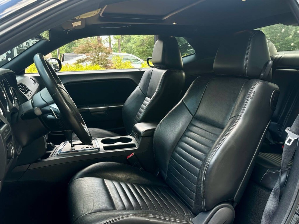 2013 Dodge Challenger Image 3