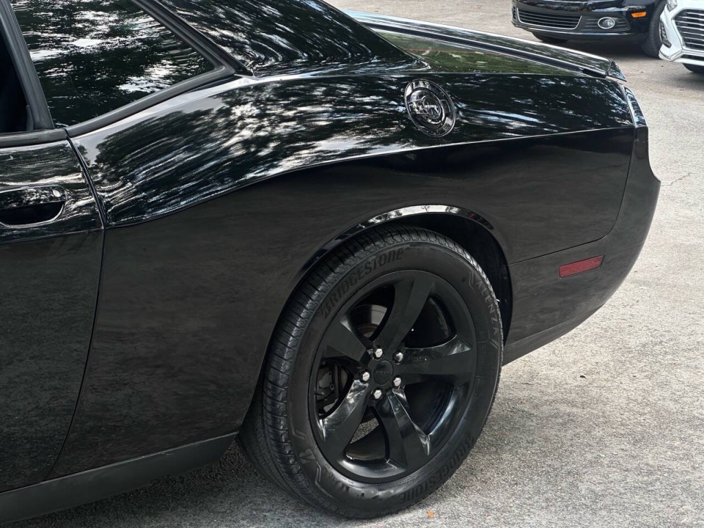 2013 Dodge Challenger Image 13