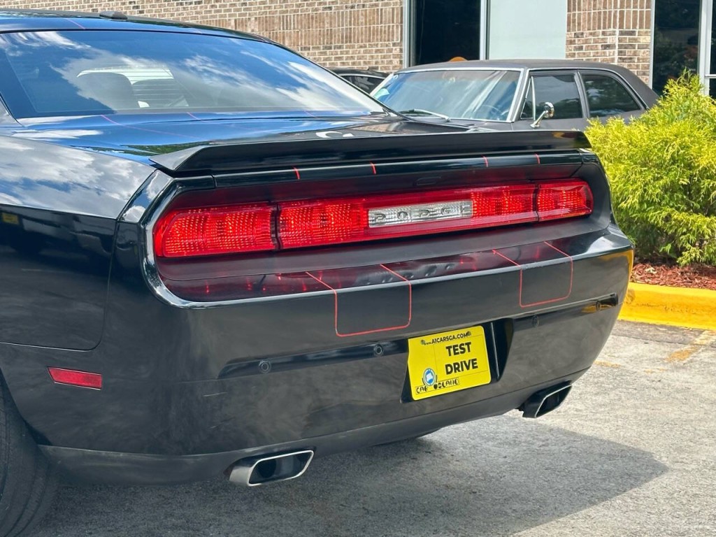 2013 Dodge Challenger Image 17