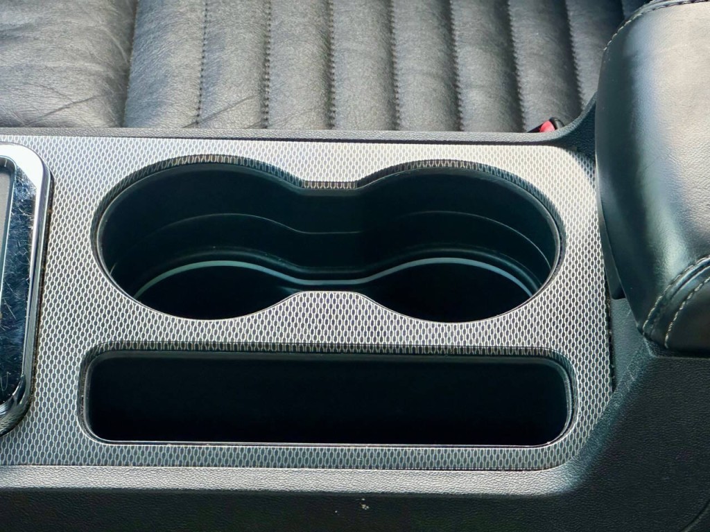 2013 Dodge Challenger Image 20