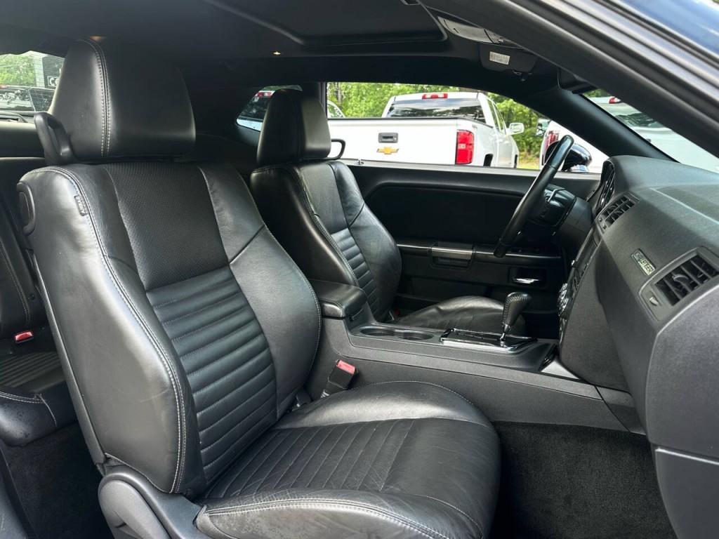 2013 Dodge Challenger Image 22