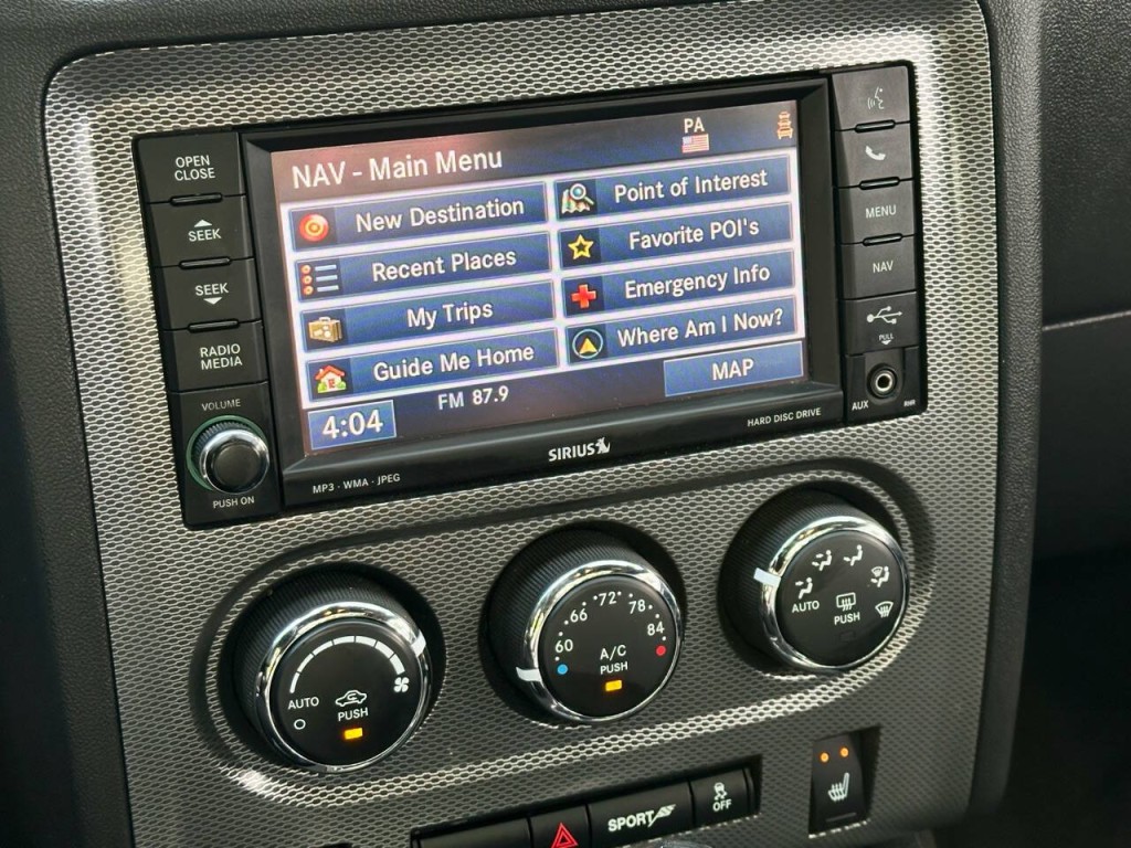 2013 Dodge Challenger Image 28