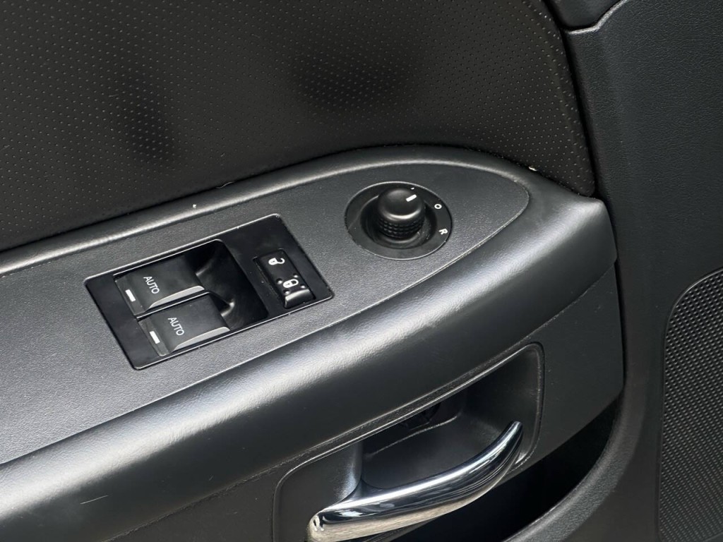 2013 Dodge Challenger Image 33
