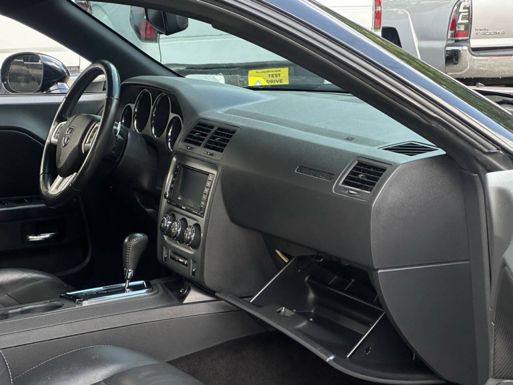 2013 Dodge Challenger Image 35